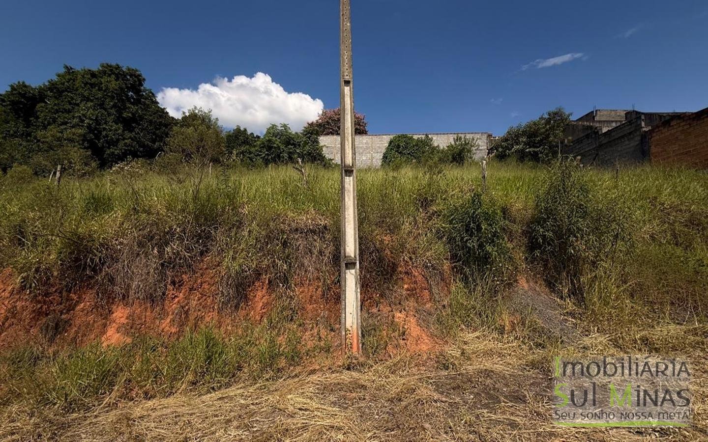 Lote com Vista para o Lago à Venda em Cambui MG 450,77m2 cod2402 (1)