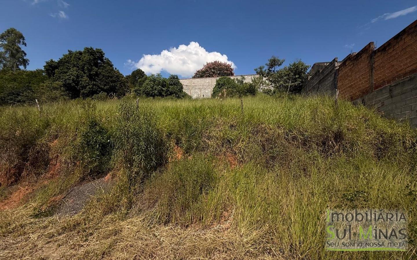 Lote com Vista para o Lago à Venda em Cambui MG 450,77m2 cod2402 (2)