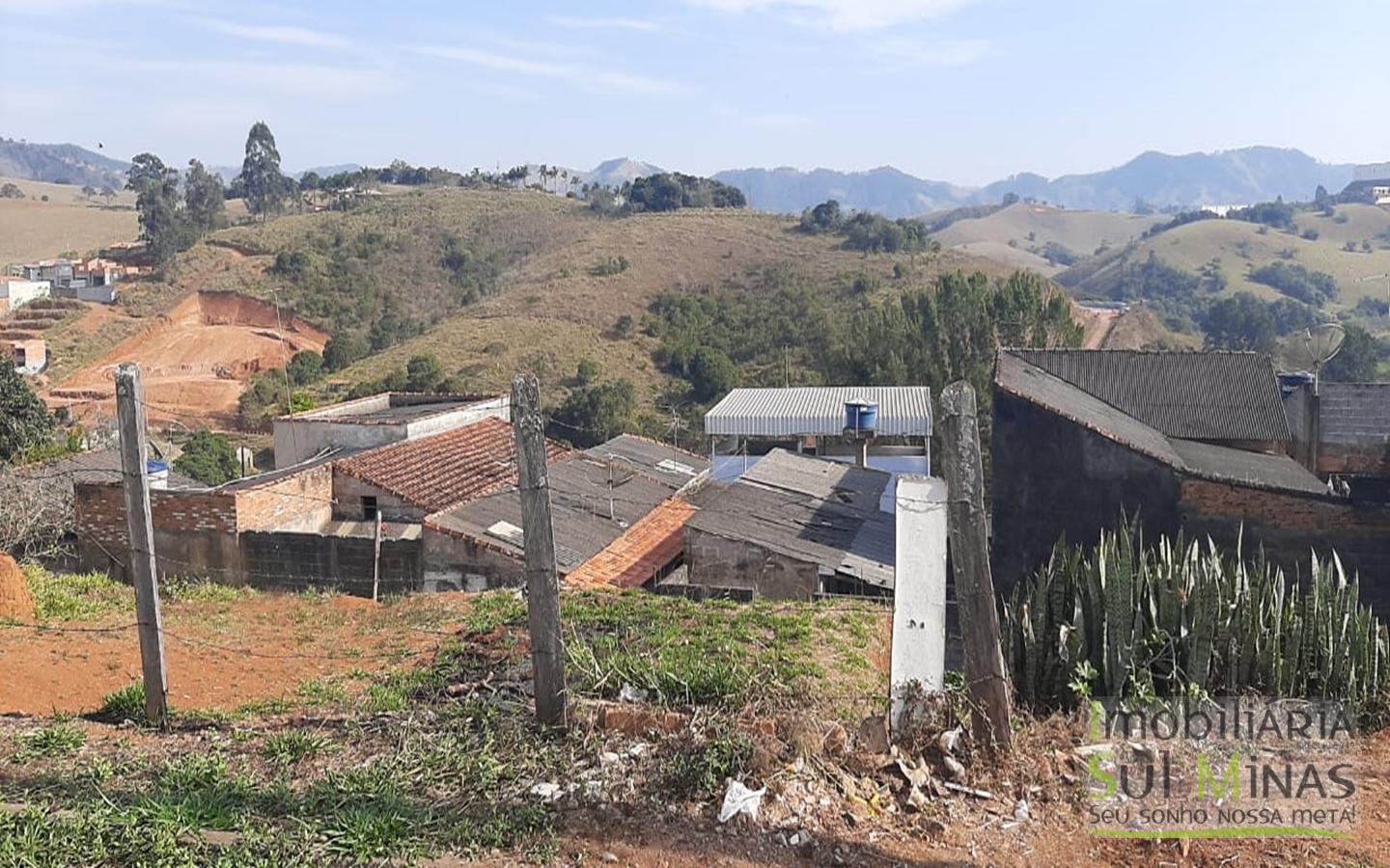 Lote de 155 m² com 20 metros de frente e 7,75 metros de lateral a Venda em Cambuí MG Cód 1500 (3)