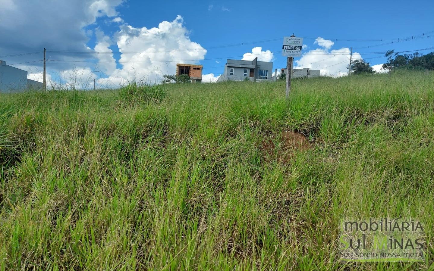 Lote de 250m² com linda vista em Cambuí MG Cód. 1666 (1)