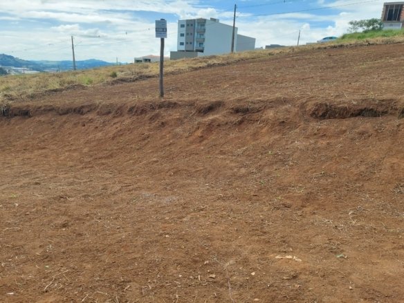 Lote de 250m² com linda vista em Cambuí MG Cód. 1666 (5)