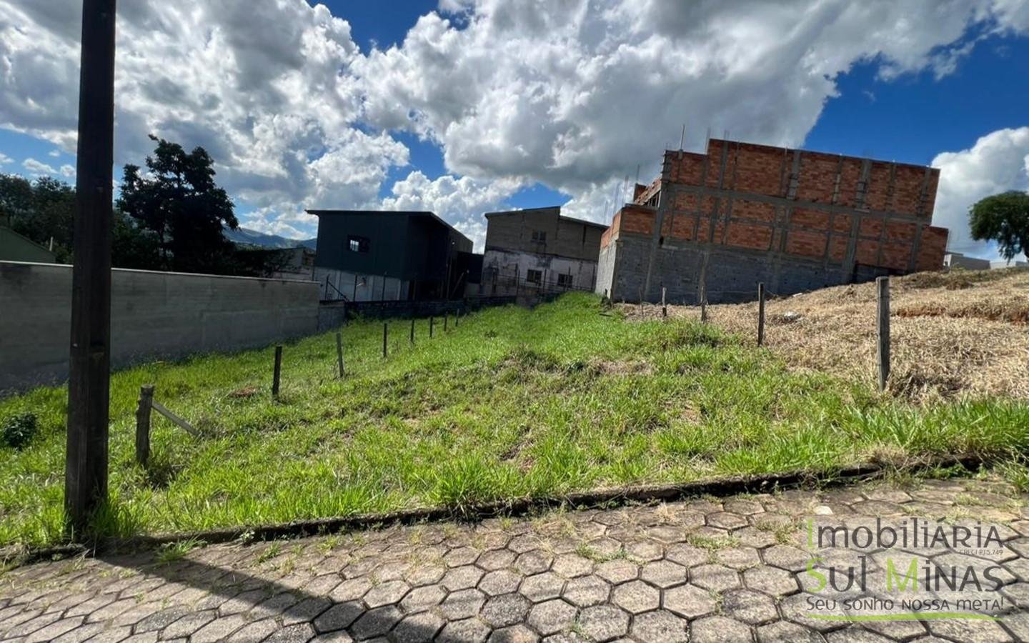 Lote de 300m² À Venda Apenas 800m do Centro de Cambuí MG cod2411 (1) Lote de 300m² À Venda Apenas 800m do Centro de Cambuí MG cod2411 (1)