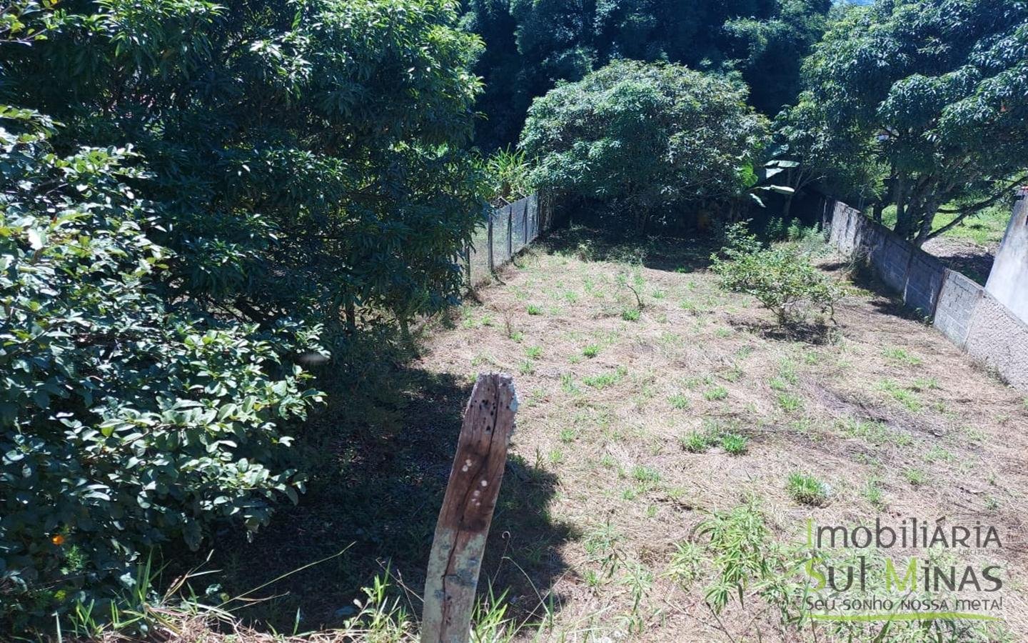 Lote de 400 m² a Venda no Córrego do Bom Jesus MG Cód. 1609 (2)