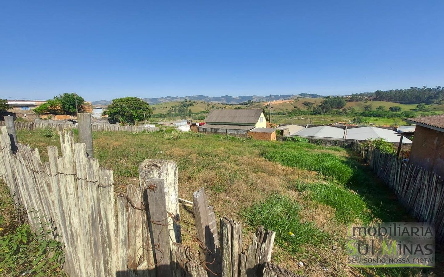 Lote de 900 m² a 50 metros da Fernão Dias em Cambuí MG Cod. 1798 (1)