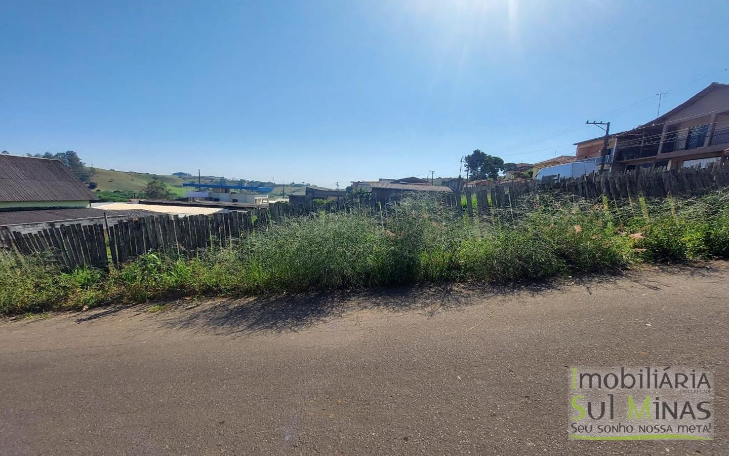 Lote de 900 m² a 50 metros da Fernão Dias em Cambuí MG Cod. 1798 (2)