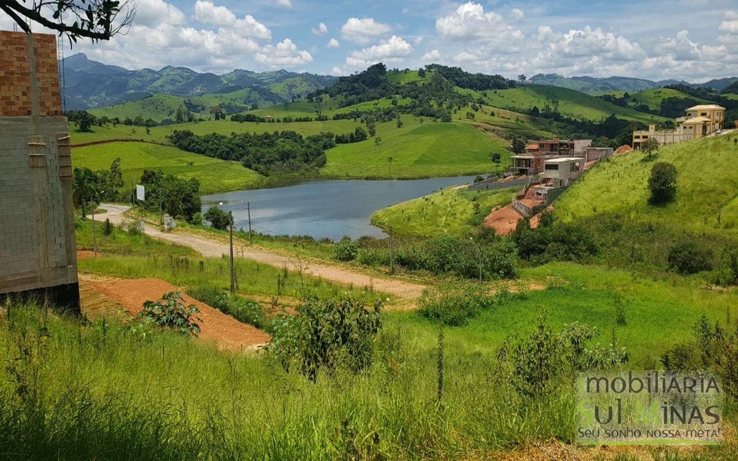 Lote em Cambuí 740 m² Cod 1304 (2)