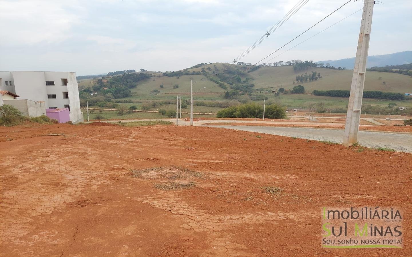 Lote em Cambui com 258m proximo ao novo fórum (4)
