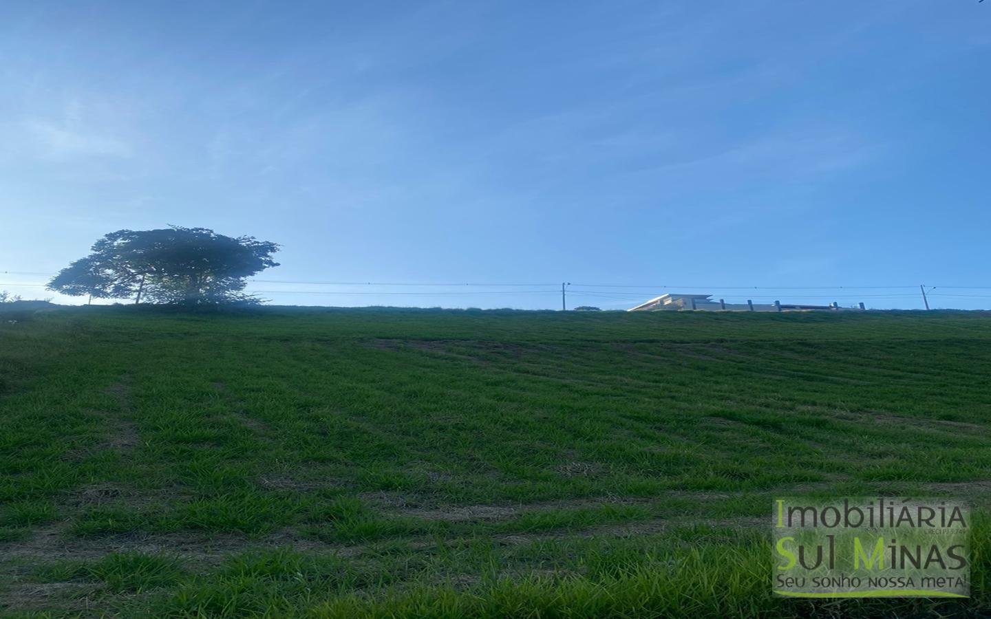 Lote em Local Privilegiado a Venda em Cambuí MG Cód. 1656 (2)