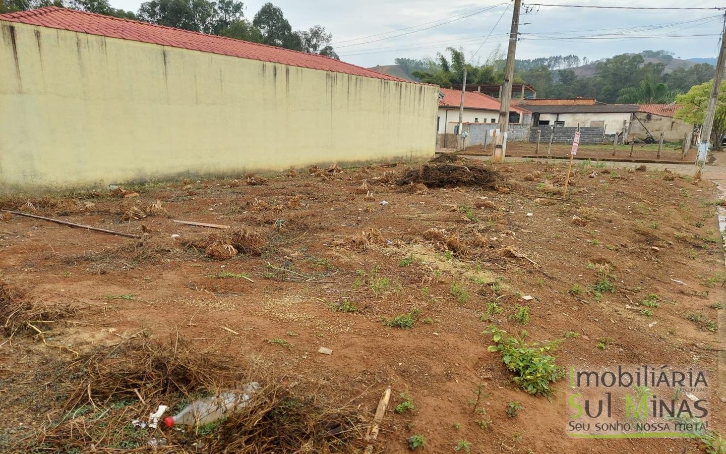 Lote no Corrego do Bom Jesus com 188m urbano (3)