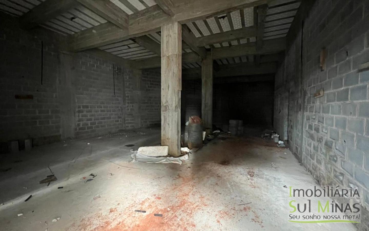 Salão Comercial com 177 m a 800 m da Fernão Dias Locação em CambuíMG cod2410 (4)