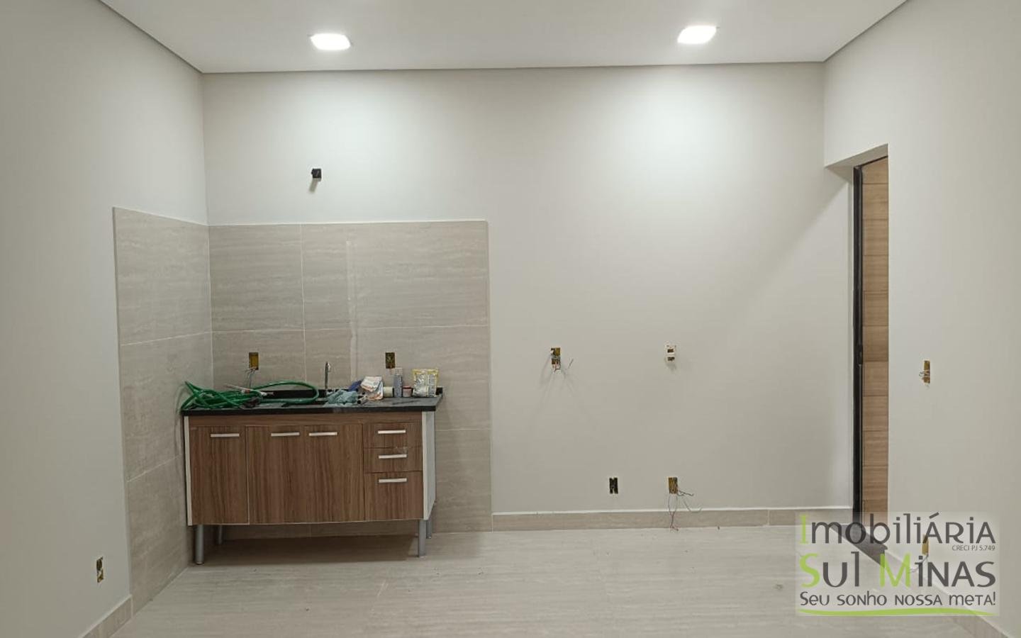 Salas Comerciais Para Locação em Localização Privilegiada em CambuíMG. cod2409 (10)