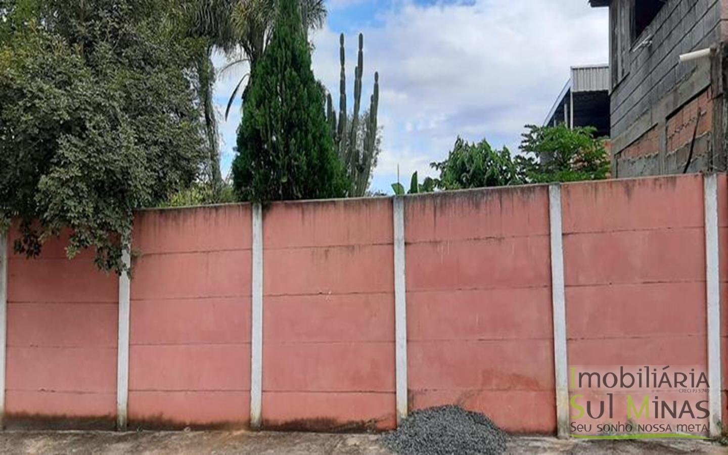 Sobrado com 400 metros de lote a Venda em Cambuí MG Cód (7)