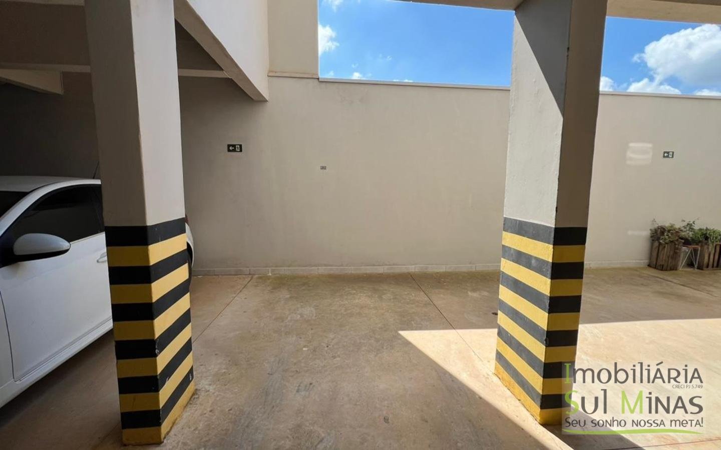 Apartamento para Locação com 2 Quartos e Varanda em Cambuí MG cod2445 (10)