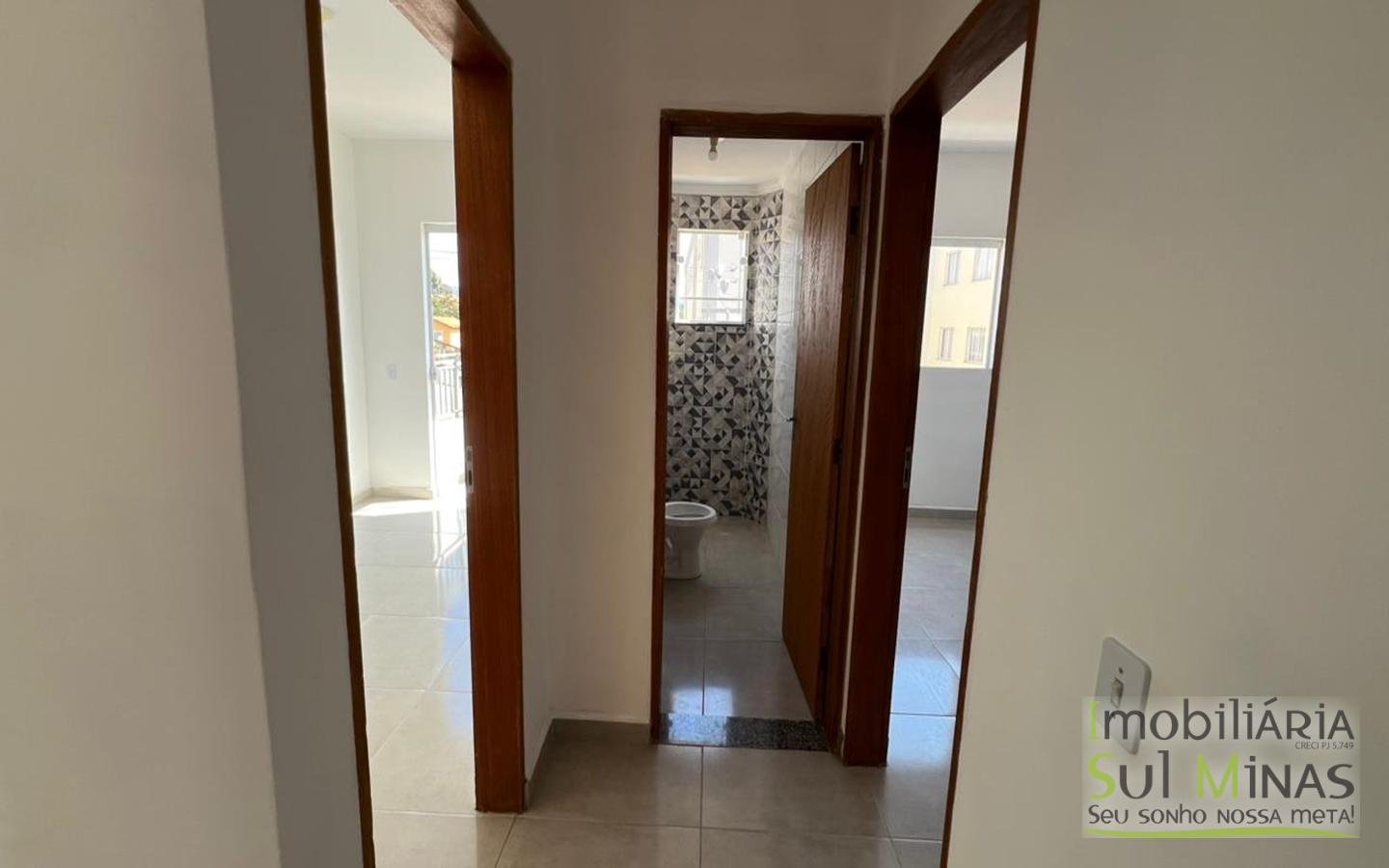 Apartamento para Locação com 2 Quartos e Varanda em Cambuí MG cod2445 (4)