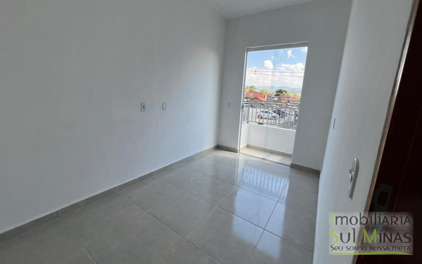 Apartamento para Locação com 2 Quartos e Varanda em Cambuí MG cod2445 (8)