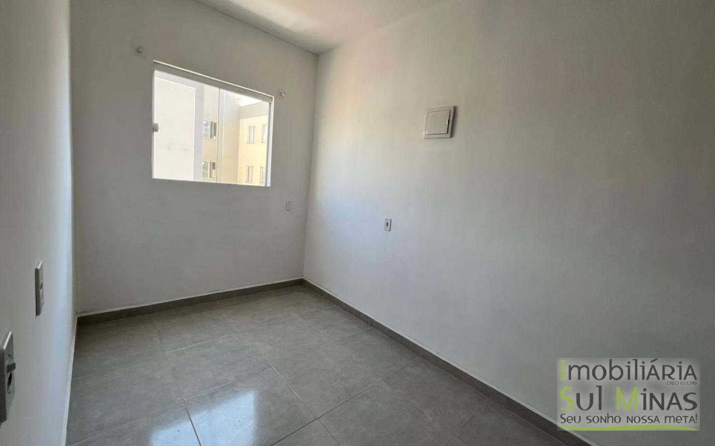 Apartamento para Locação com 2 Quartos e Varanda em Cambuí MG cod2445 (9)
