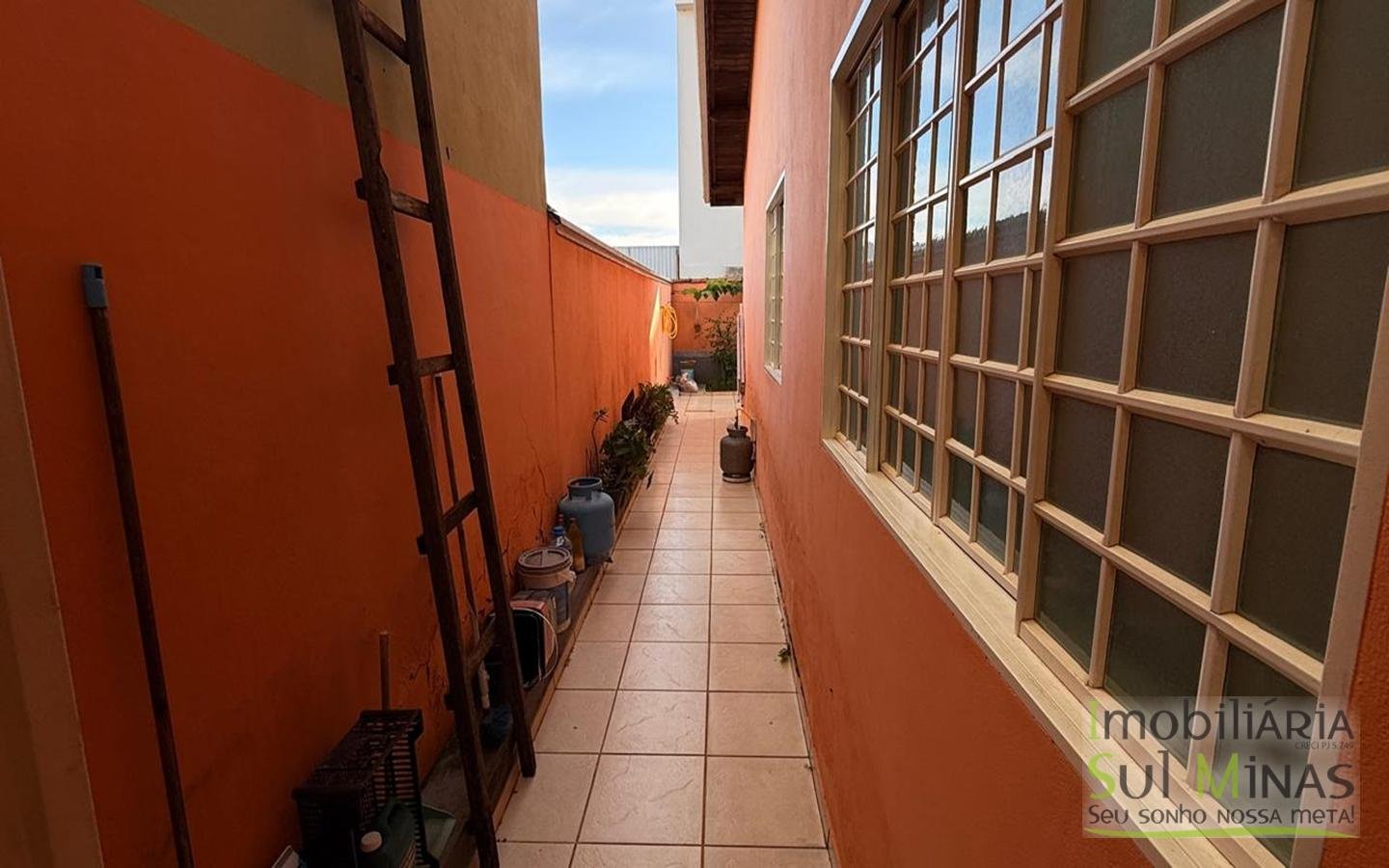 Casa Plana Com 3 Dormitórios (1 Suiíte) – Excelente Localização cod 2439 (10)
