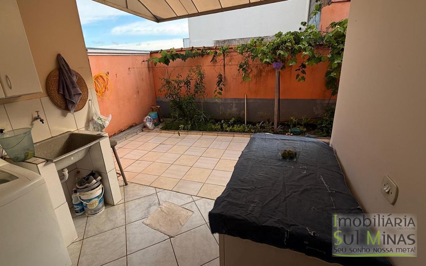 Casa Plana Com 3 Dormitórios (1 Suiíte) – Excelente Localização cod 2439 (22)