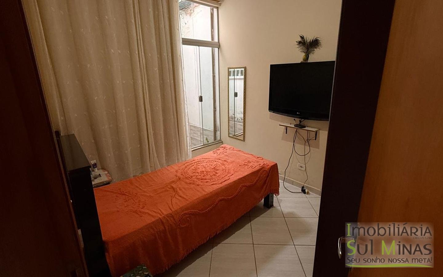 Casa Plana Com 3 Dormitórios (1 Suiíte) – Excelente Localização cod 2439 (6)