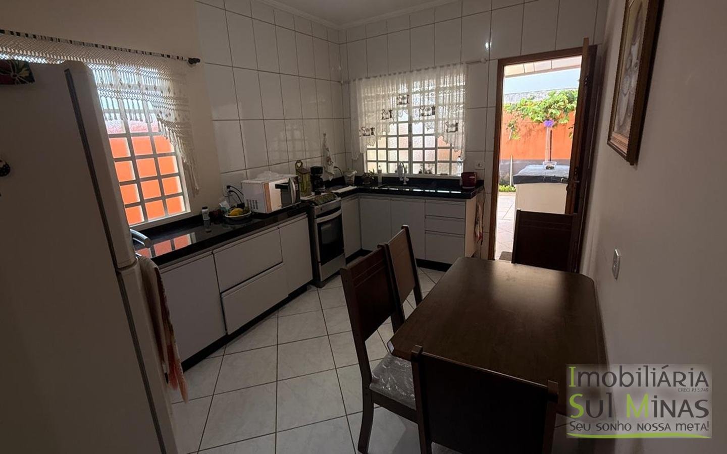 Casa Plana Com 3 Dormitórios (1 Suiíte) – Excelente Localização cod 2439 (7)