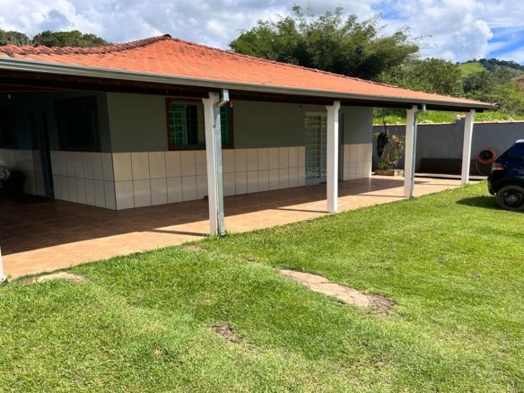 Casa com Piscina e Terreno de 1.066 m² a Venda no Córrego do Bom Jesus MG Cód. 1617 (12)