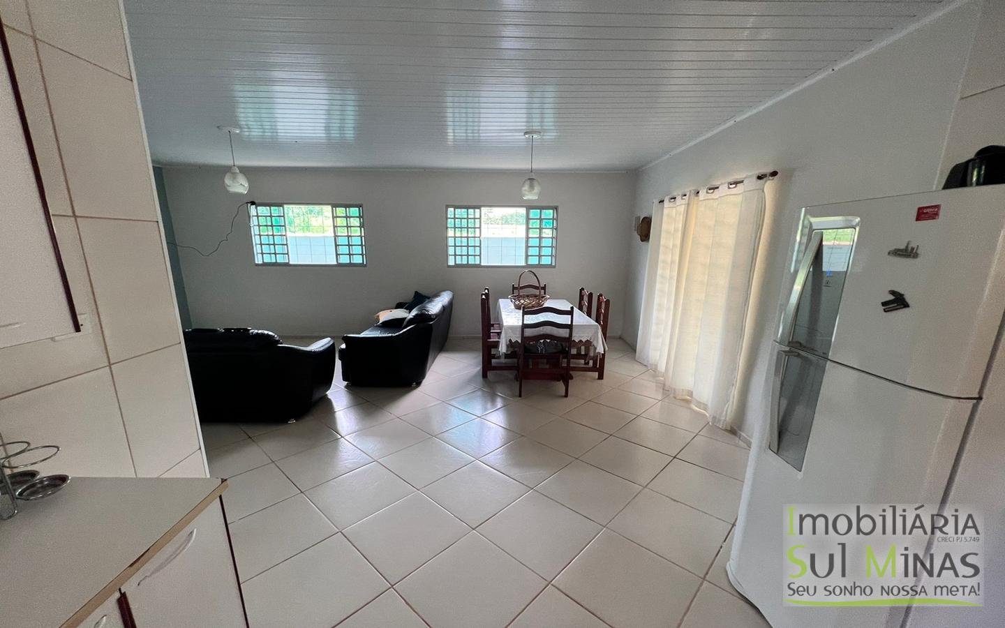 Casa com Piscina e Terreno de 1.066 m² a Venda no Córrego do Bom Jesus MG Cód. 1617 (19)