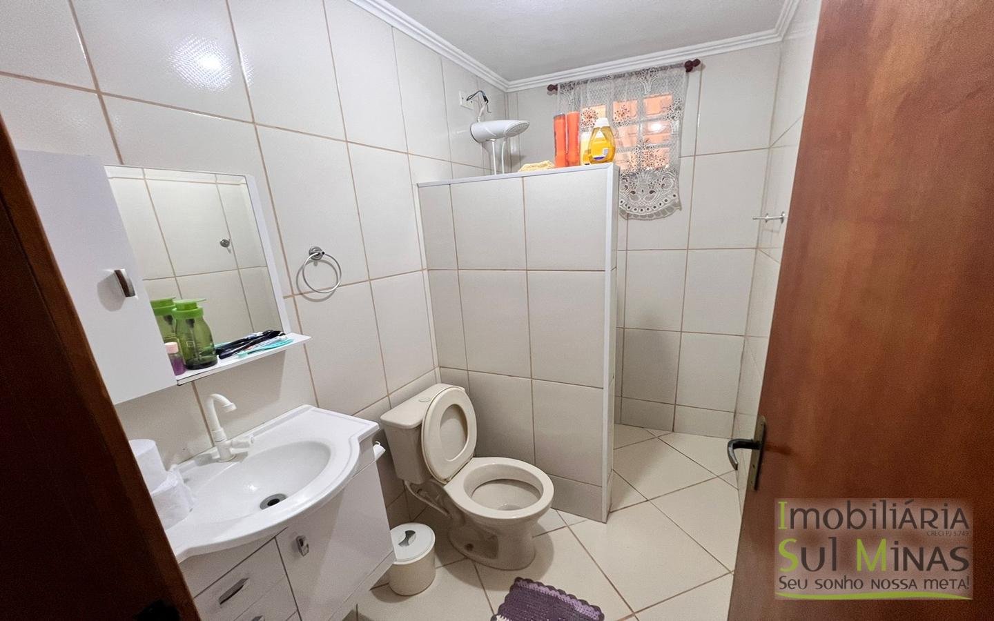 Casa com Piscina e Terreno de 1.066 m² a Venda no Córrego do Bom Jesus MG Cód. 1617 (2)