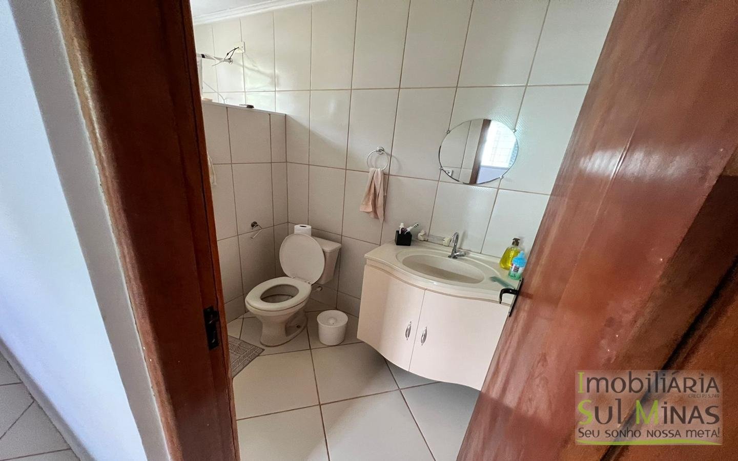 Casa com Piscina e Terreno de 1.066 m² a Venda no Córrego do Bom Jesus MG Cód. 1617 (23)