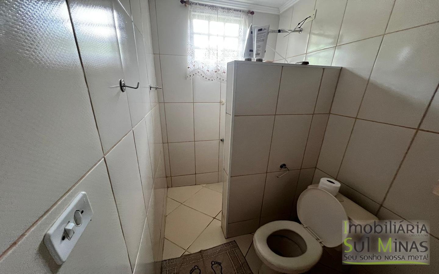 Casa com Piscina e Terreno de 1.066 m² a Venda no Córrego do Bom Jesus MG Cód. 1617 (25)