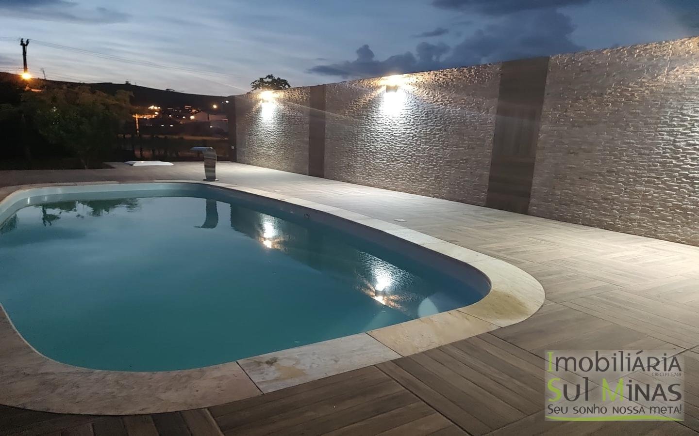 Casa com Piscina e Terreno de 1.066 m² a Venda no Córrego do Bom Jesus MG Cód. 1617 (5)