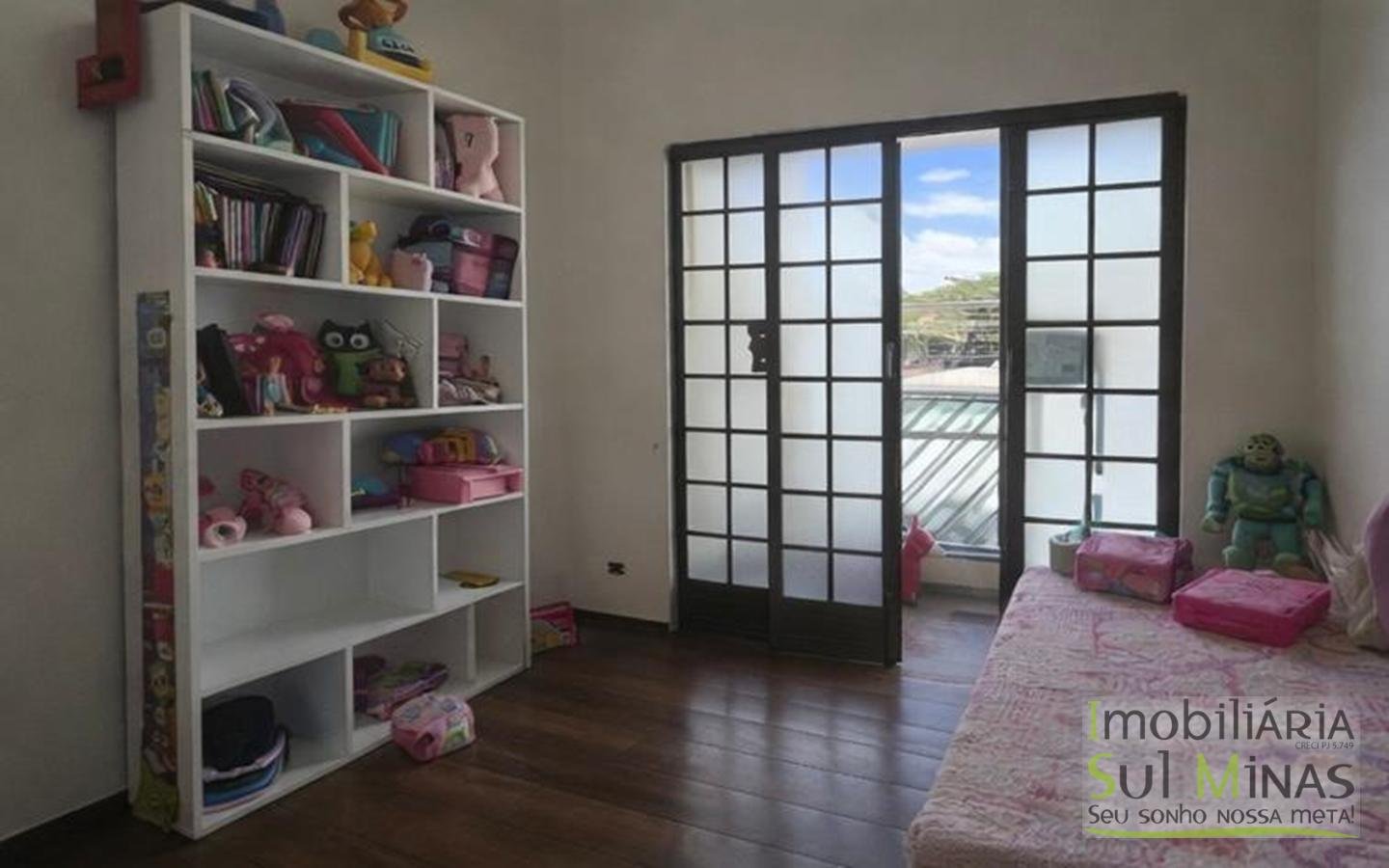 Casa de 195m ² à venda, próxima ao centro de Cambui MG cod2438 (4)