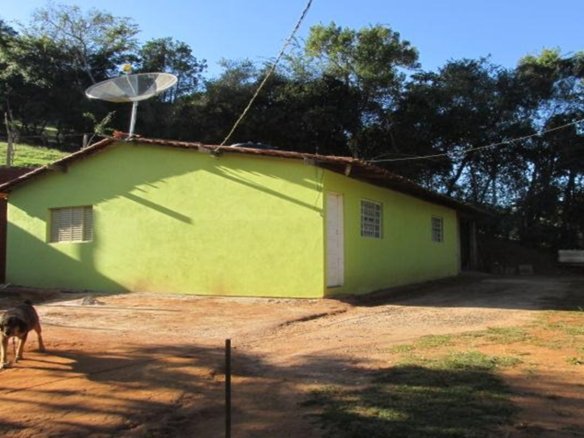 Chácara 2 km da cidade de Cambuí Cod 525 (2)