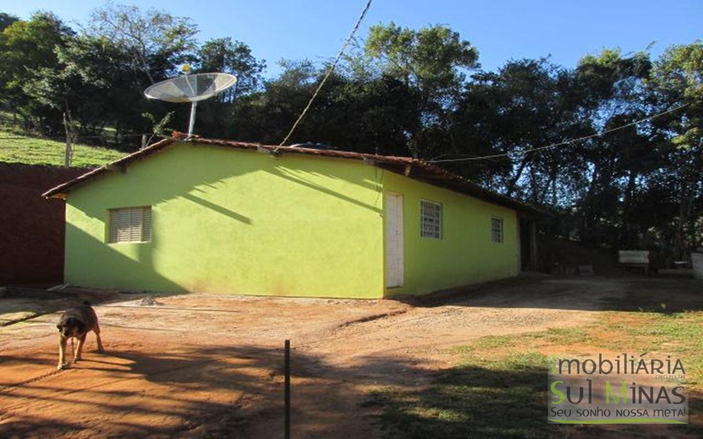 Chácara 2 km da cidade de Cambuí Cod 525 (2)