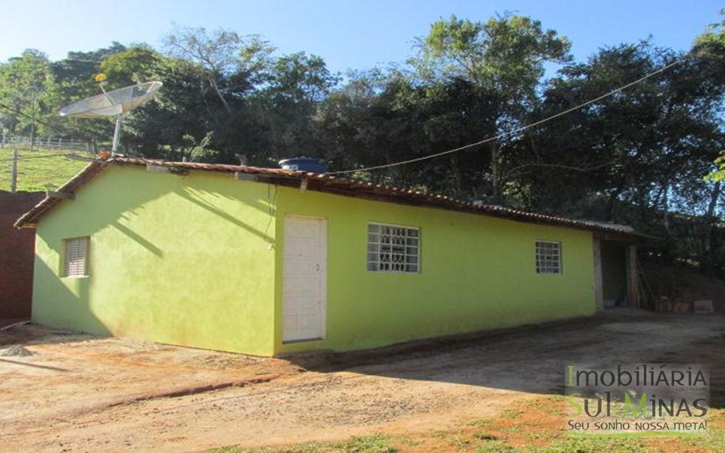 Chácara 2 km da cidade de Cambuí Cod 525 (3)