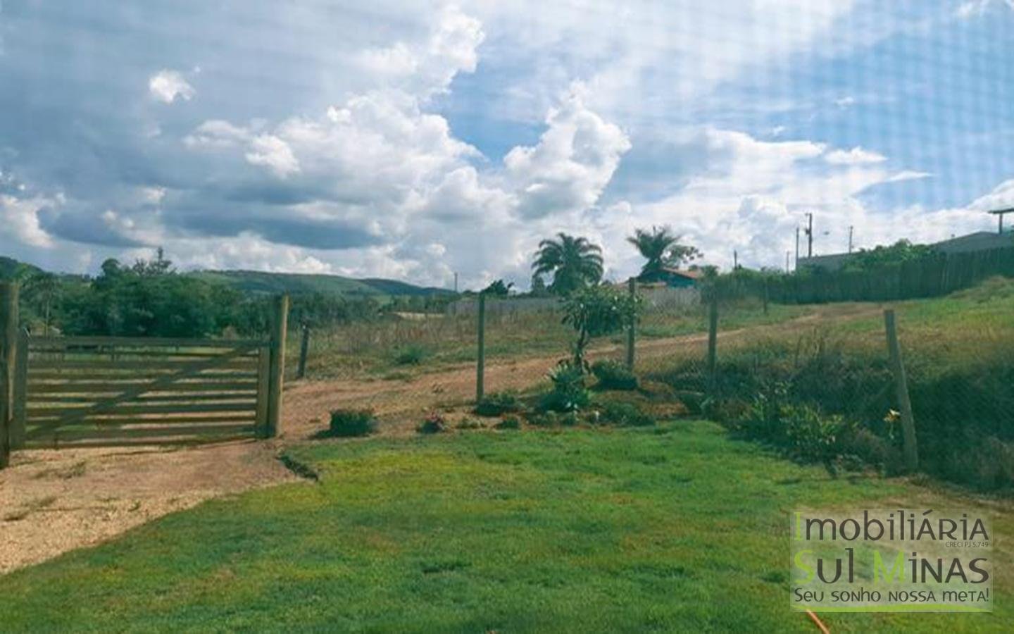 Chacara a venda em Pouso Alegre a 400m da Pista (12) Chacara a venda em Pouso Alegre a 400m da Pista (12)