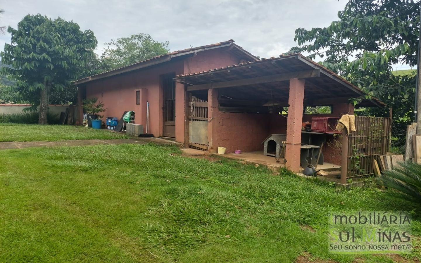 Chácara avarandada com linda vista a venda em Cambuí MG Cód. 1633 (2)