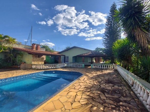 Chácara com Ampla Área de Lazer a Venda no Córrego do Bom Jesus MG Cod. 1828 (10)