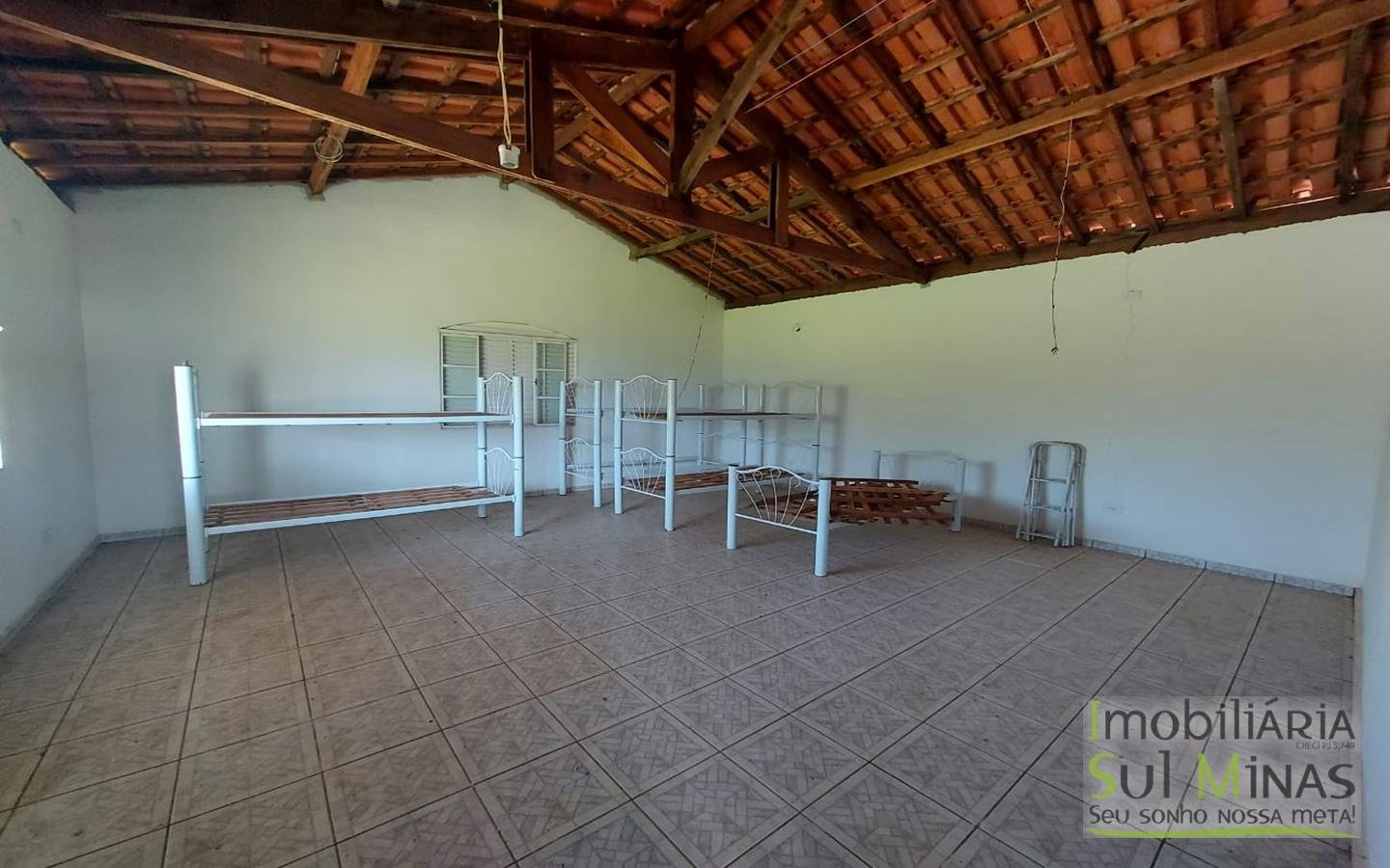 Chácara com Ampla Área de Lazer a Venda no Córrego do Bom Jesus MG Cod. 1828 (19)