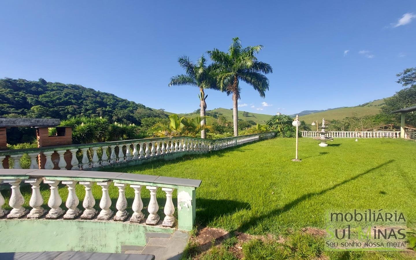 Chácara com Ampla Área de Lazer a Venda no Córrego do Bom Jesus MG Cod. 1828 (36)
