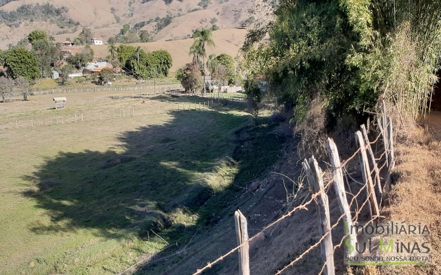 Chácara com Rio na Divisa a Venda em Cambuí MG Cód. 1492 (11)