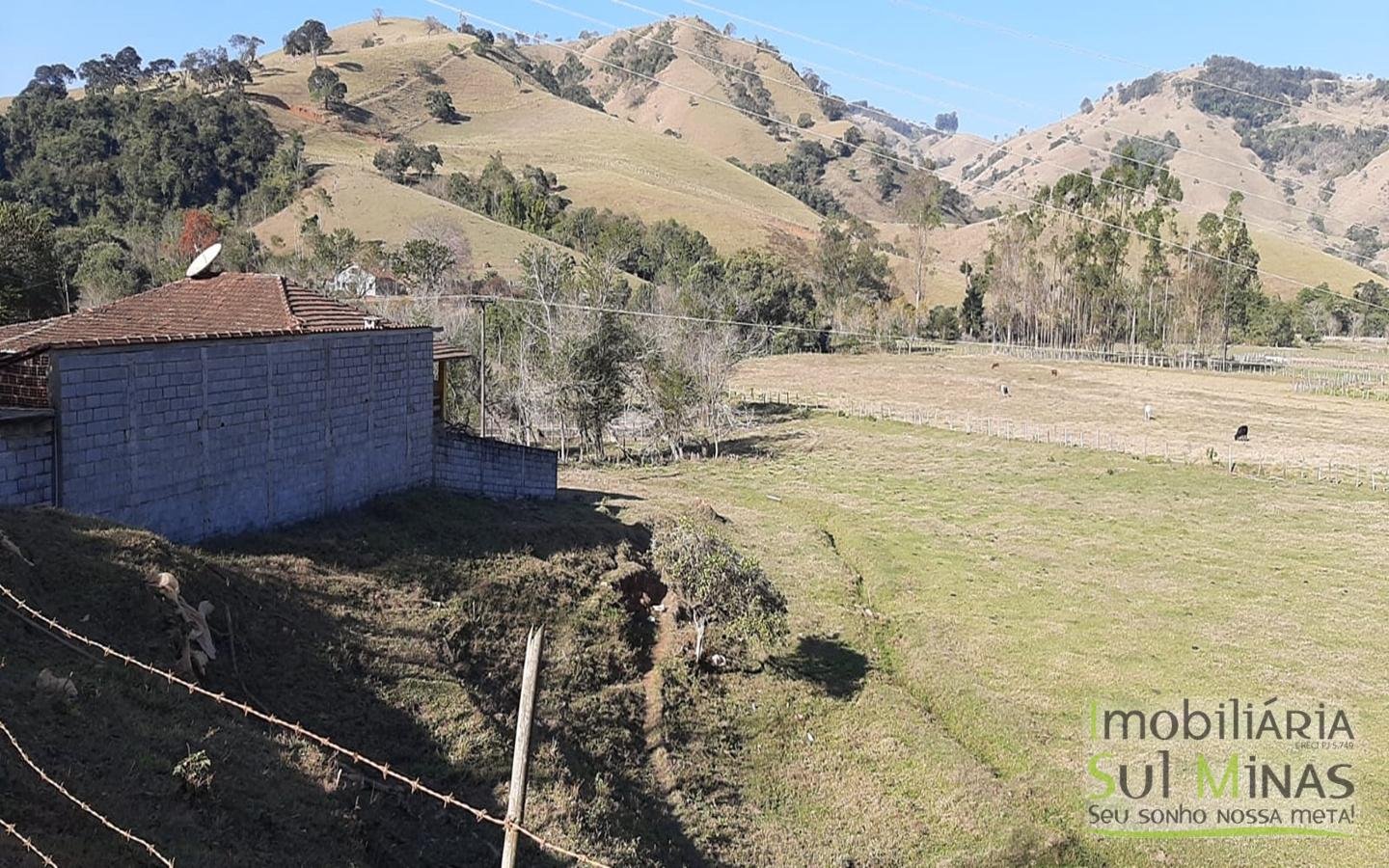Chácara com Rio na Divisa a Venda em Cambuí MG Cód. 1492 (12)