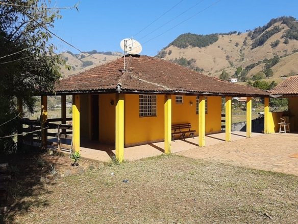 Chácara com Rio na Divisa a Venda em Cambuí MG Cód. 1492 (15)