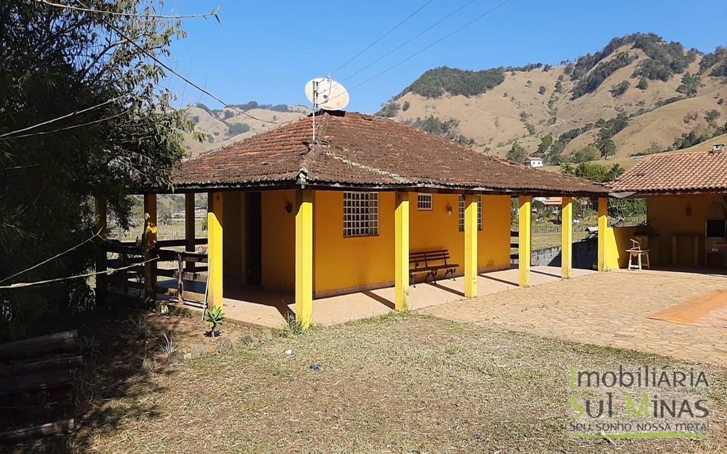 Chácara com Rio na Divisa a Venda em Cambuí MG Cód. 1492 (16)