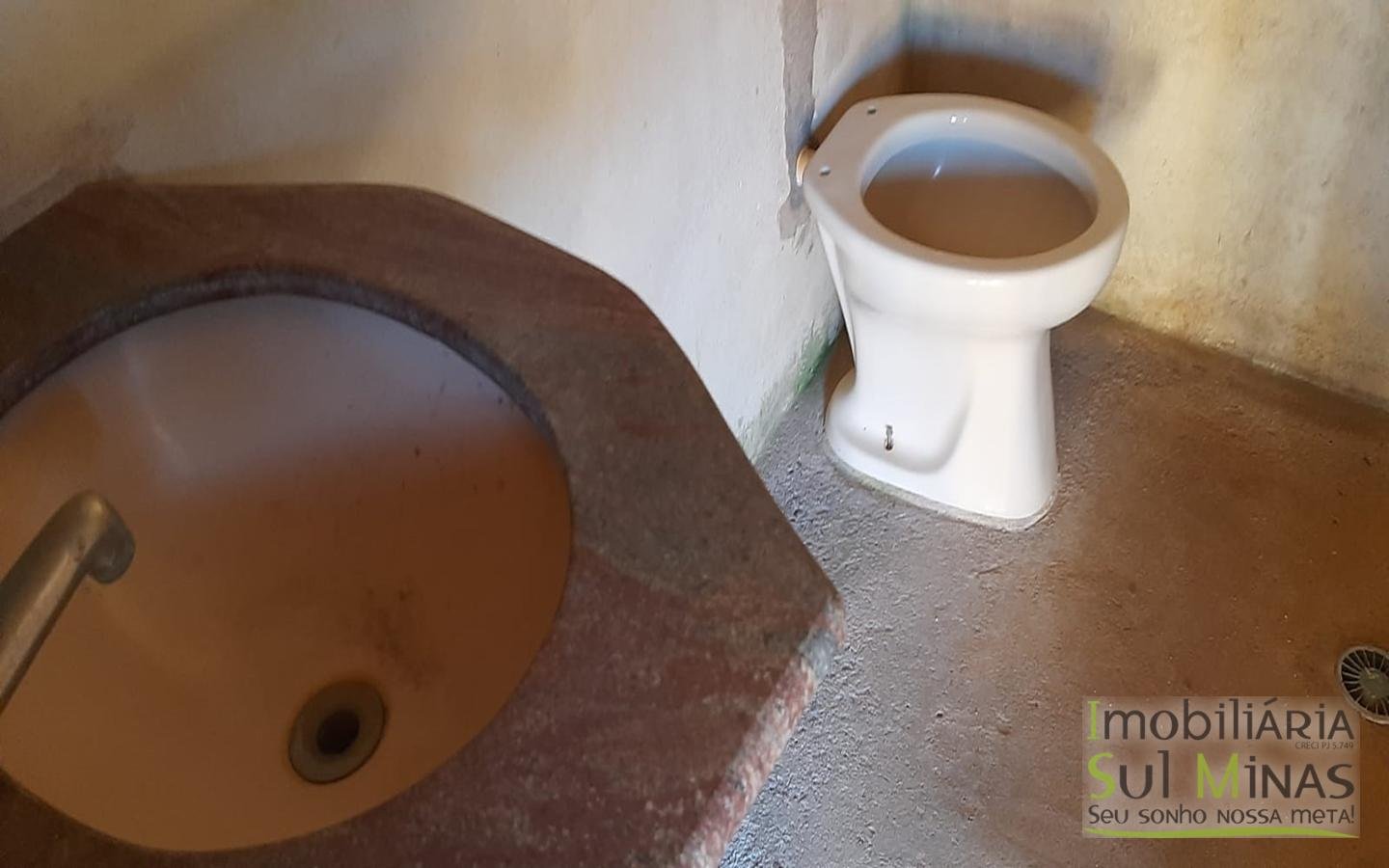 Chácara com Rio na Divisa a Venda em Cambuí MG Cód. 1492 (27)