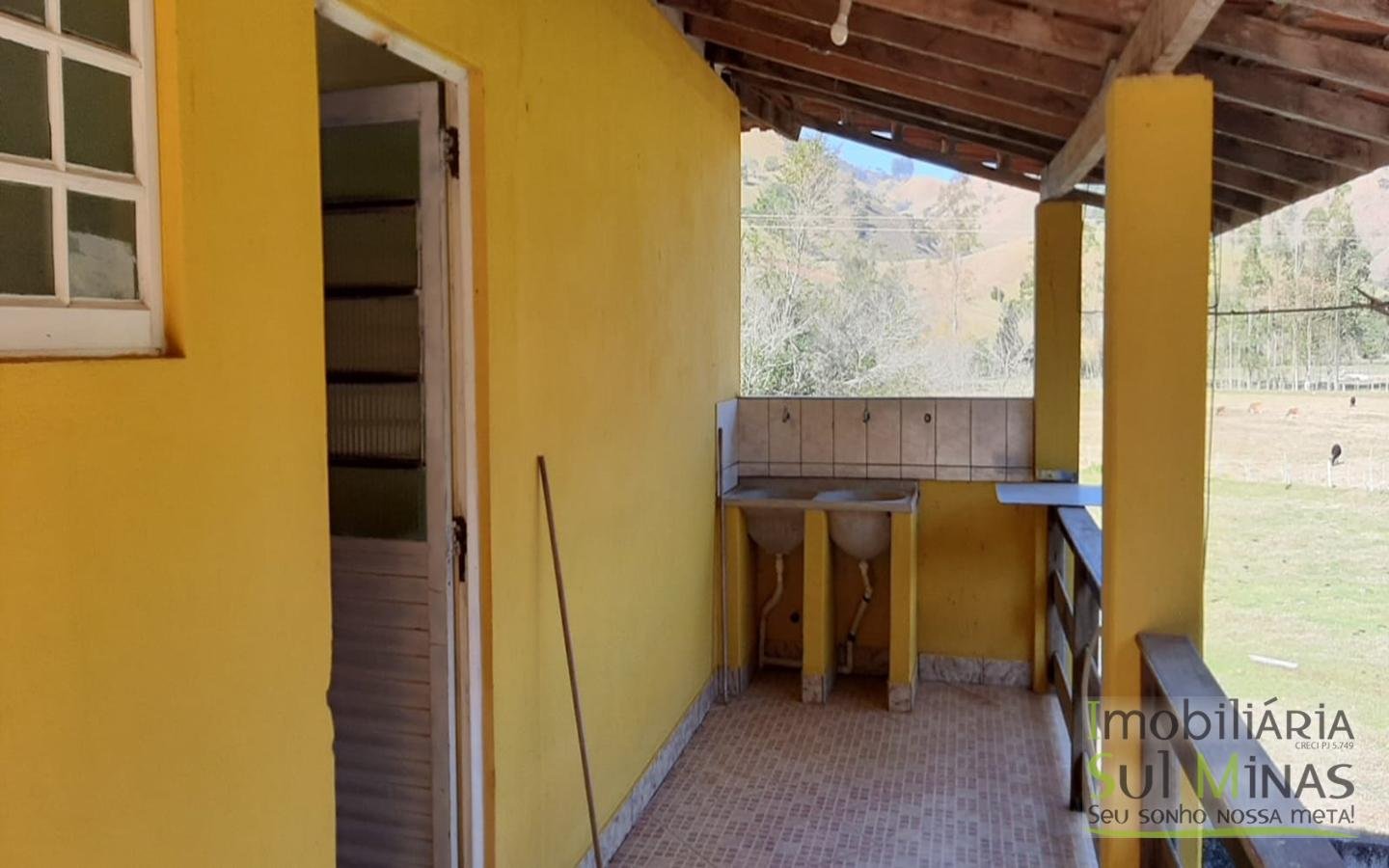 Chácara com Rio na Divisa a Venda em Cambuí MG Cód. 1492 (37)