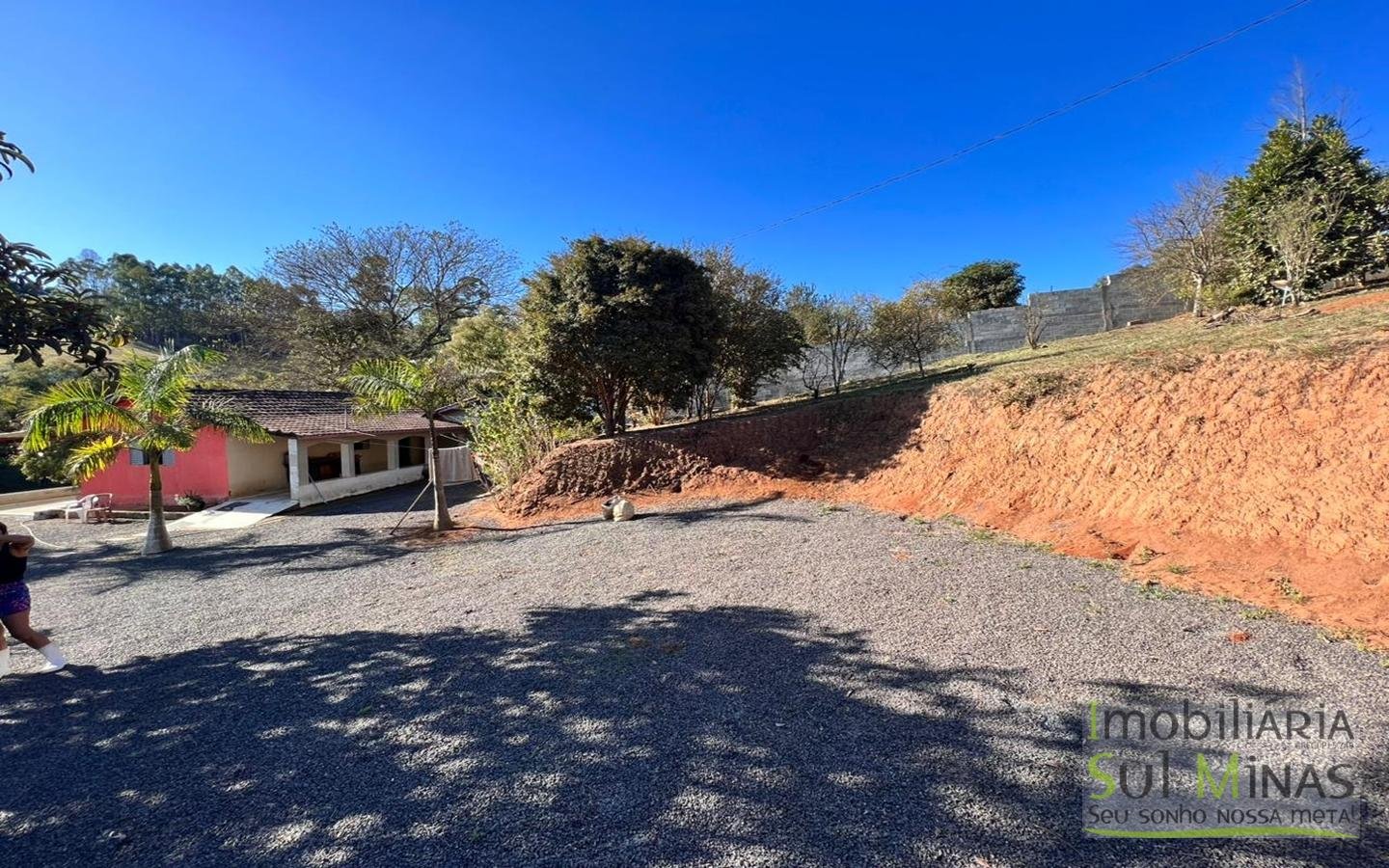 Chácara de 3980m² a 3km da cidade a Venda em Cambuí MG (43)