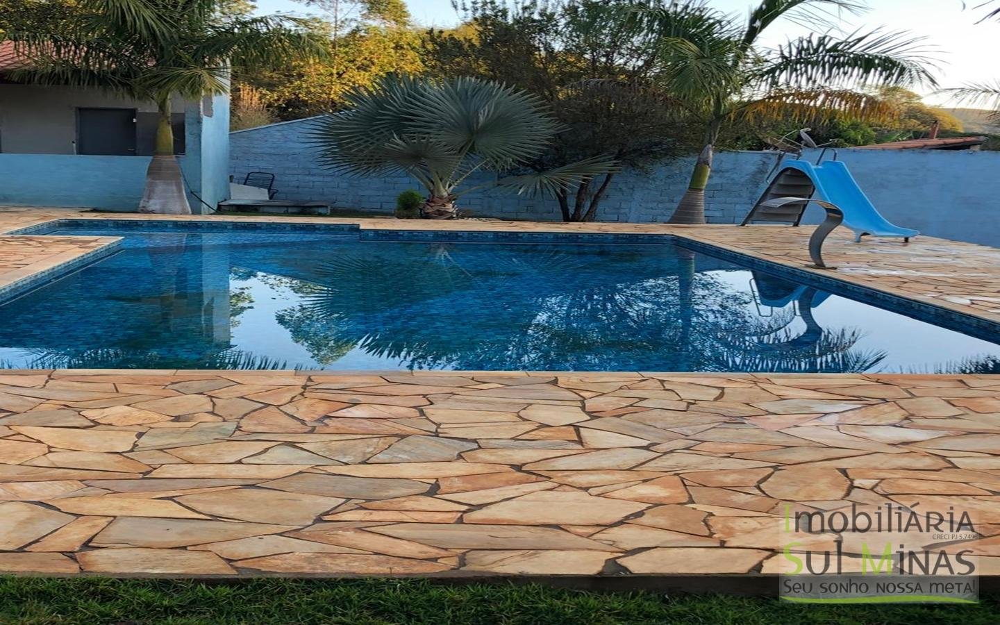 Chácara de 3980m² a 3km da cidade a Venda em Cambuí MG (48)