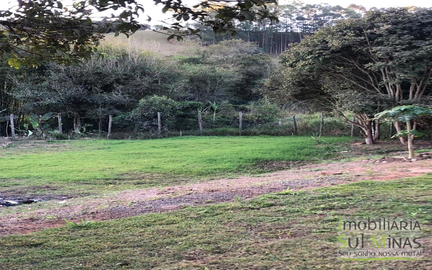 Chácara de 3980m² a 3km da cidade a Venda em Cambuí MG (51)