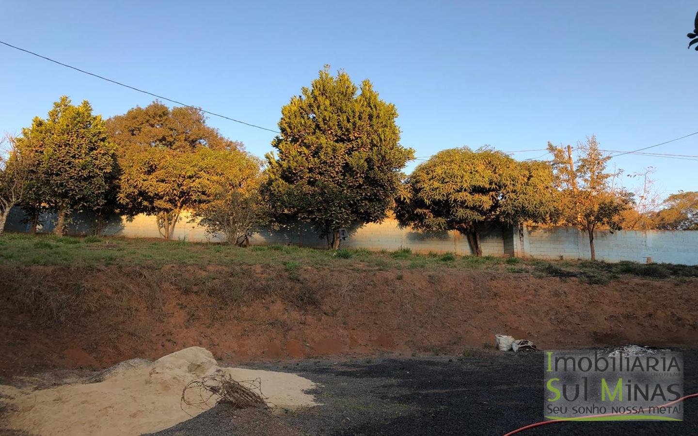 Chácara de 3980m² a 3km da cidade a Venda em Cambuí MG (52)