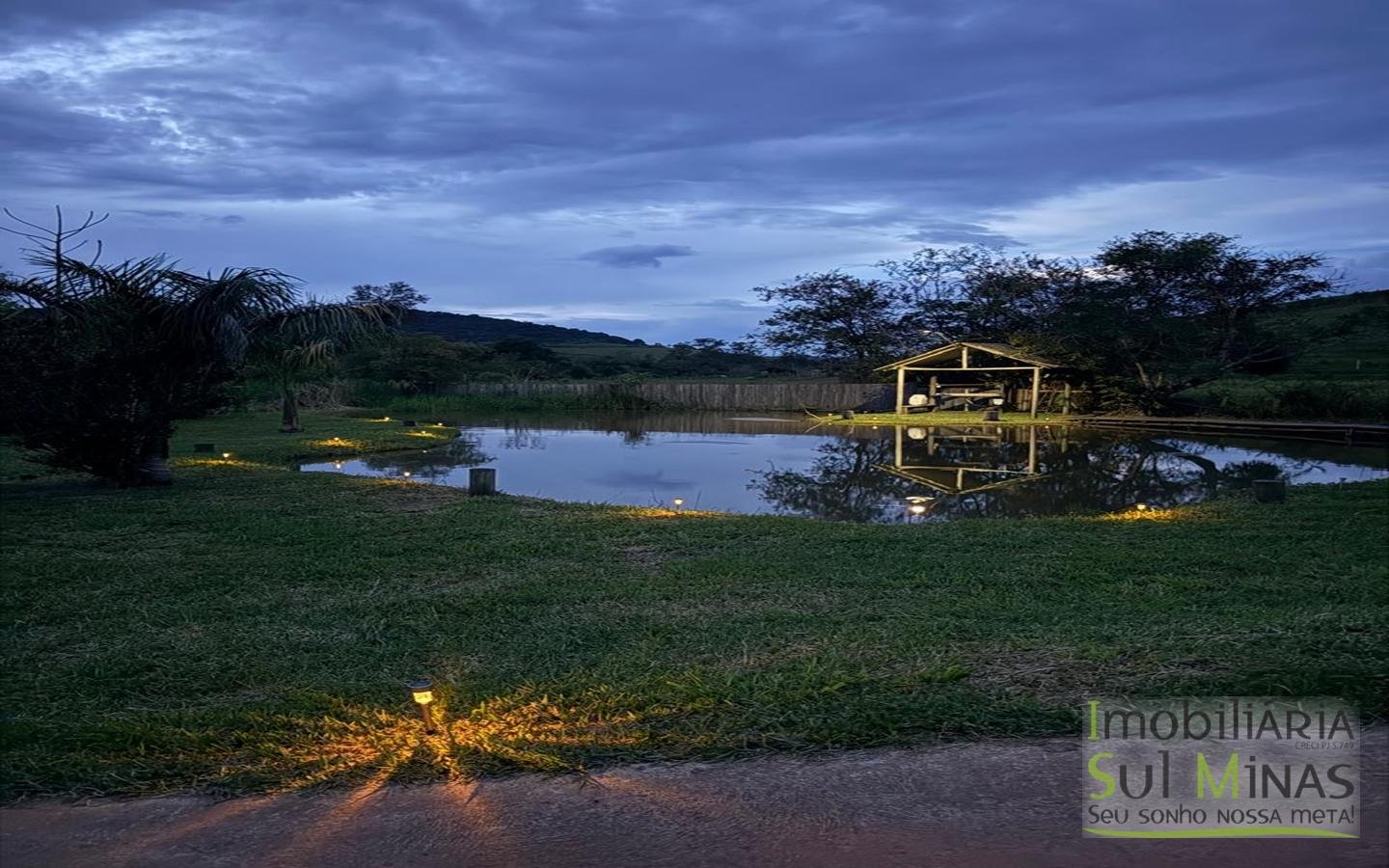 Chácara em condomínio com 1770m ² a Venda no Córrego do Bom Jesus cod2440 (12)